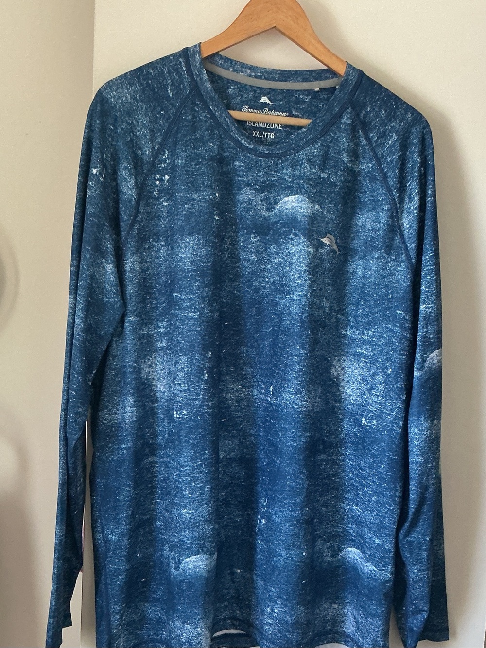 Tommy Bahama Men’s Blue Long-Sleeve Performance Sweater